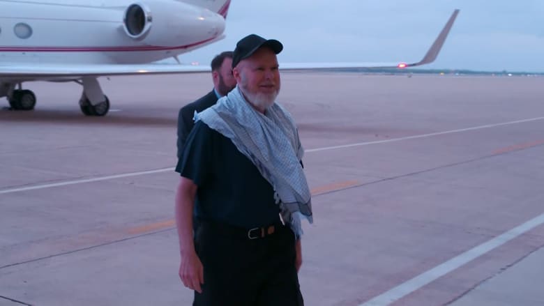 عودة مواطن أمريكي إلى بلاده بعد عام من احتجازه في أفغانستان