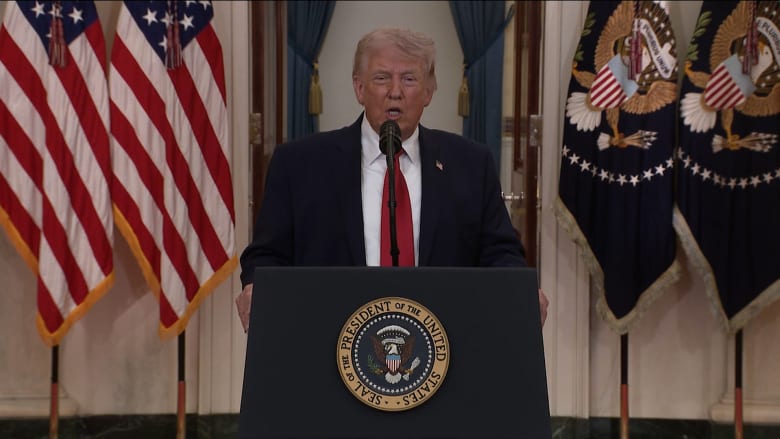 ترامب: سنضرب إيران بقوة خلال الأسابيع المقبلة.. ونعيدها إلى العصر الحجري