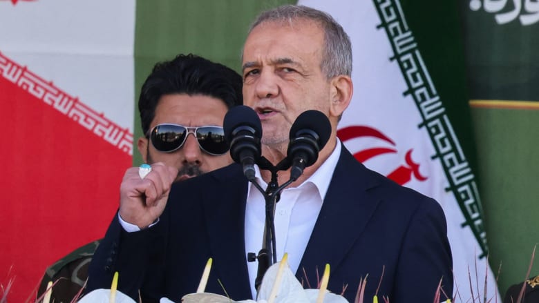 قبل ساعات على خطاب ترامب.. رئيس إيران وجه رسالة للشعب الأمريكي وهذا ما قاله