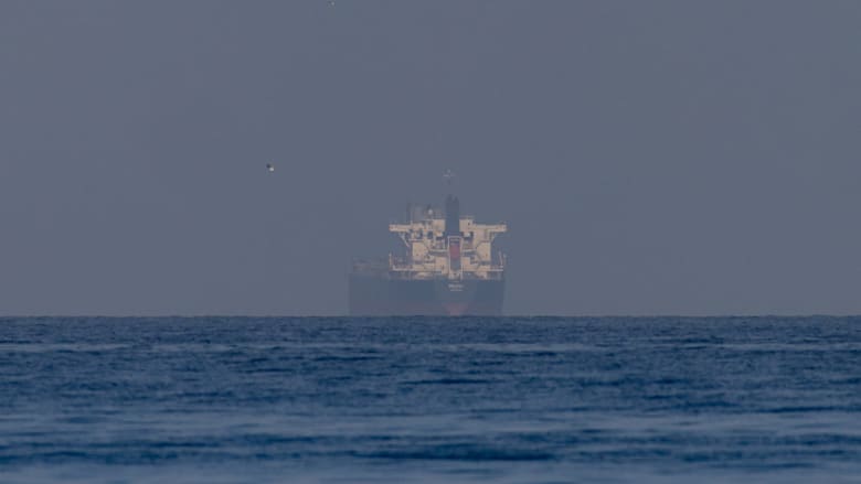 إيران تعلن عن تطور جديد بشأن عبور "السلع الأساسية" من مضيق هرمز