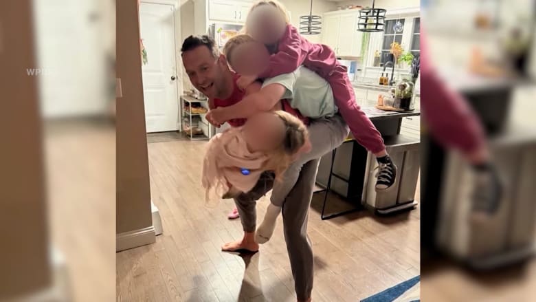 ضحى بحياته ليعيشا.. مصرع أب هرع لإنقاذ طفليه من تيارات ساحبة في شاطئ