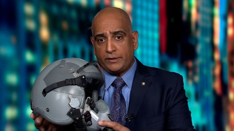 طيار أمريكي سابق يبين ما فعله الطيار داخل إيران قبل إنقاذه والتدريبات لهذه المواقف