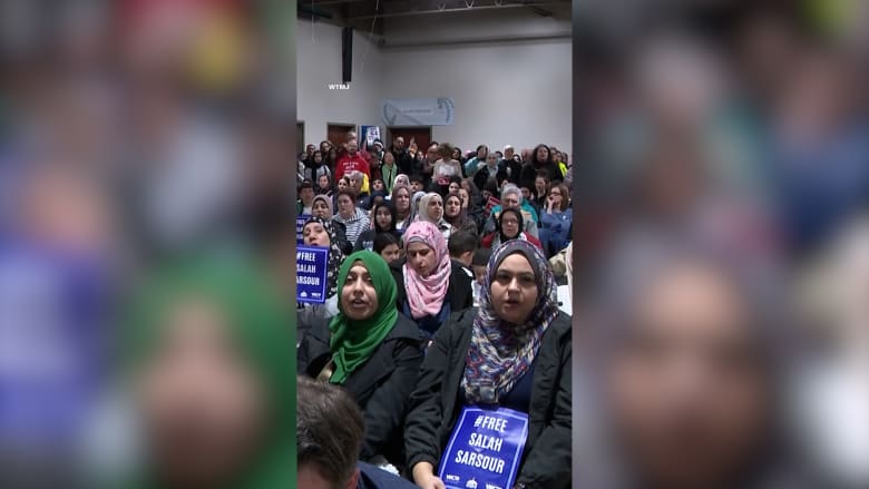 مسؤولون ورجال دين يطالبون بالإفراج عن رئيس مسجد اعتُقل بتهم "أمنية" غير مفصلة بأمريكا