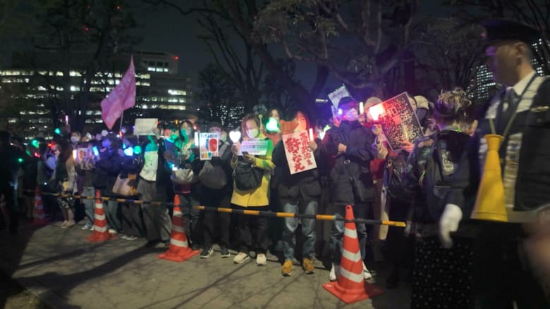 احتجاجات نادرة في اليابان ضد الحرب على إيران.. ومراسلة CNN توثق الحدث