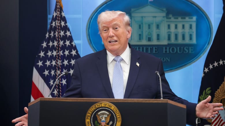 ترامب محذرا إيران: الهجوم الأمريكي سيتصاعد إذا لم يتم التوصل إلى اتفاق