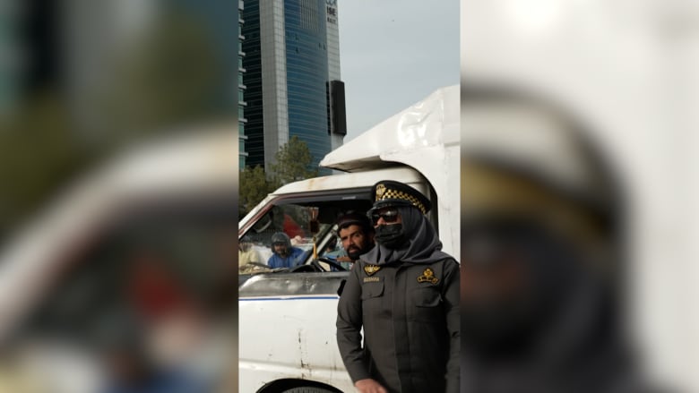 مراسل CNN ينقل استعدادات باكستان لاستضافة محادثات وقف إطلاق النار بين الولايات المتحدة وإيران