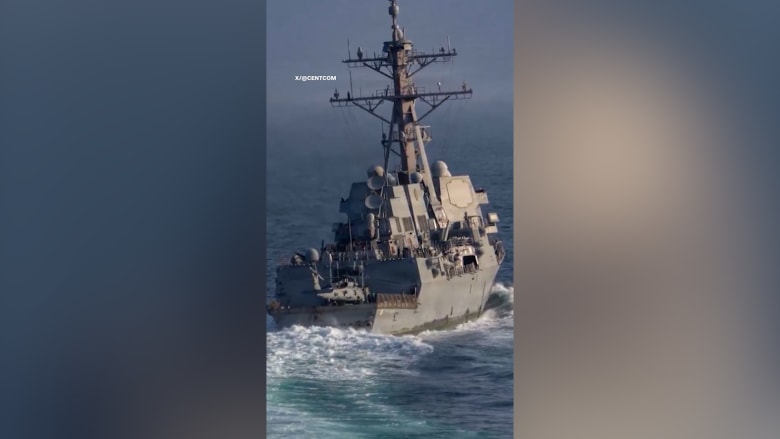 أمريكا تنشر تسجيلًا صوتيًا لتحذير السفن من كسر حصار موانيء إيران