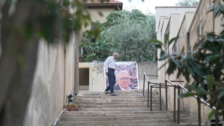 "جحيم حقيقي".. صحفي فلسطيني مفرج عنه يصف لـCNN ما تعرض له داخل السجن الإسرائيلي