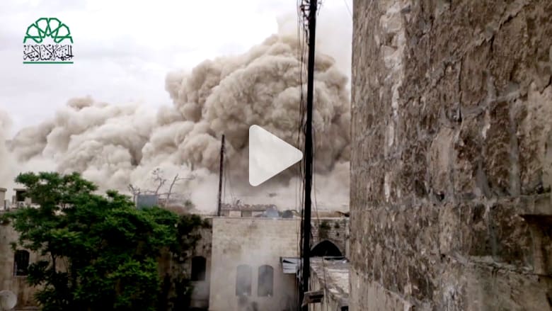 انفجار بفندق في حلب يقتل 14 جندي من قوات بشار الأسد انفجار بفندق في حلب يقتل 14 جندي من قوات بشار الأسد