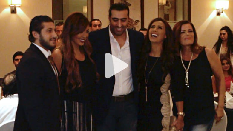 أبطال مسلسل "أخوة" يحتفلون بأبوظبي أبطال مسلسل "أخوة" يحتفلون بأبوظبي