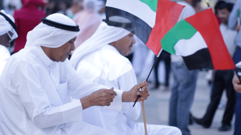 يوم العلم في الإمارات: عودة للتقاليد المتأصلة بين الرقص التراثي والحلوى الشعبية يوم العلم في الإمارات: عودة للتقاليد المتأصلة بين الرقص التراثي والحلوى الشعبية