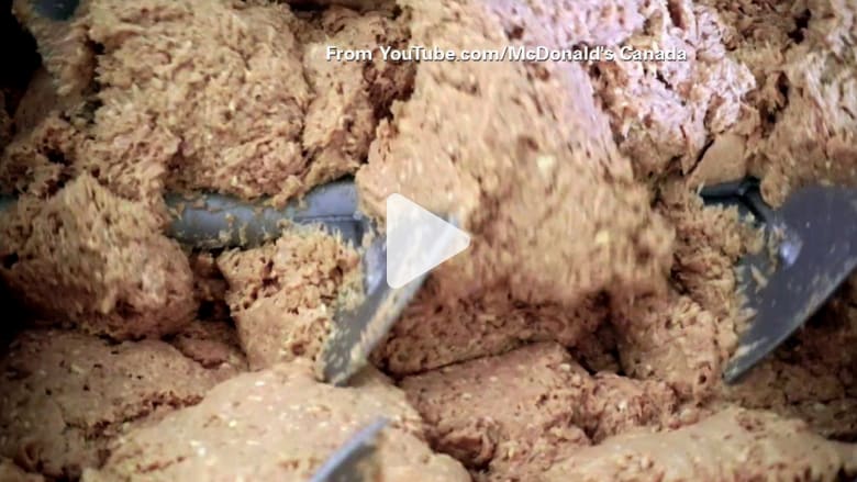 مما تصنع قطع الدجاج الصغيرة "الناغتز"..؟ مما تصنع قطع الدجاج الصغيرة "الناغتز"..؟