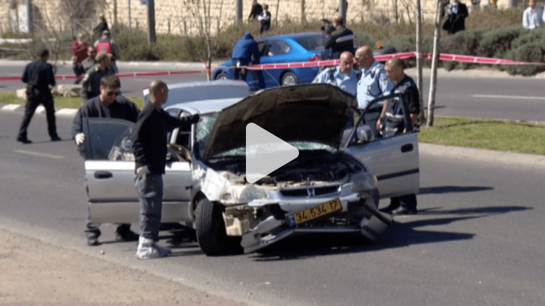 بالفيديو.. المشاهد الأولية لحادثة دهس الشرطيات الإسرائيليات بالفيديو.. المشاهد الأولية لحادثة دهس الشرطيات الإسرائيليات