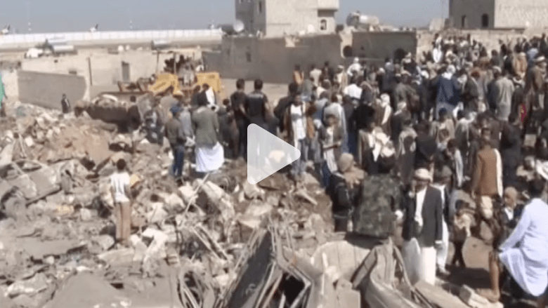 بالفيديو.. مشاهد من آثار قصف تحالف "عاصفة الحزم" على مواقع للحوثيين بصنعاء بالفيديو.. مشاهد من آثار قصف تحالف "عاصفة الحزم" على مواقع للحوثيين بصنعاء