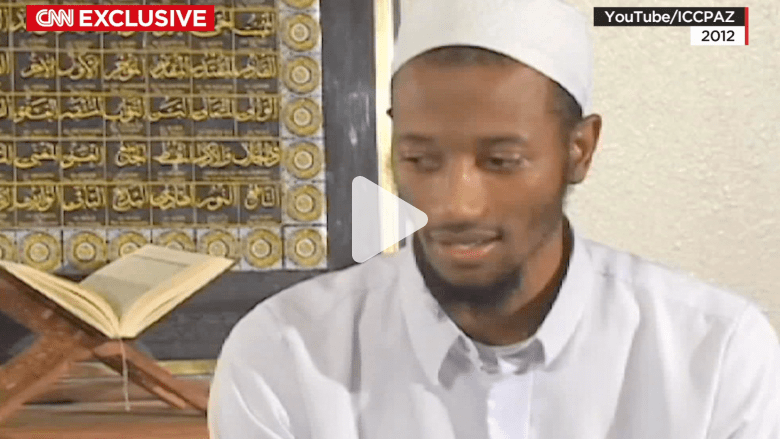 فيديو حصري.. تفاصيل جديدة عن أحد مهاجمي تكساس فيديو حصري.. تفاصيل جديدة عن أحد مهاجمي تكساس