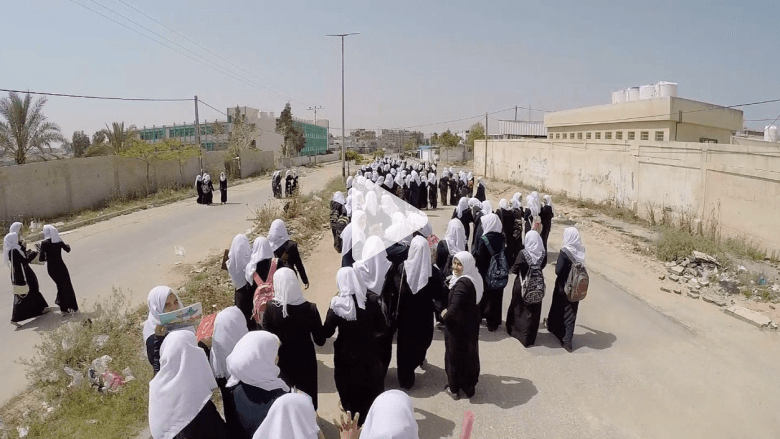 فيديو مذهل من فوق غزة.. هكذا تنتقل الطالبات من مدارسهن إلى المنازل فيديو مذهل من فوق غزة.. هكذا تنتقل الطالبات من مدارسهن إلى المنازل