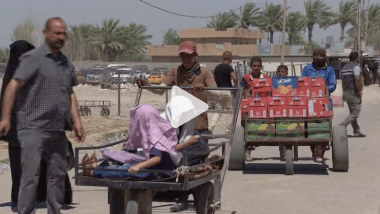"بزيبز".. جسر الأحزان الذي يحكي معاناة آلاف النازحين العراقيين "بزيبز".. جسر الأحزان الذي يحكي معاناة آلاف النازحين العراقيين
