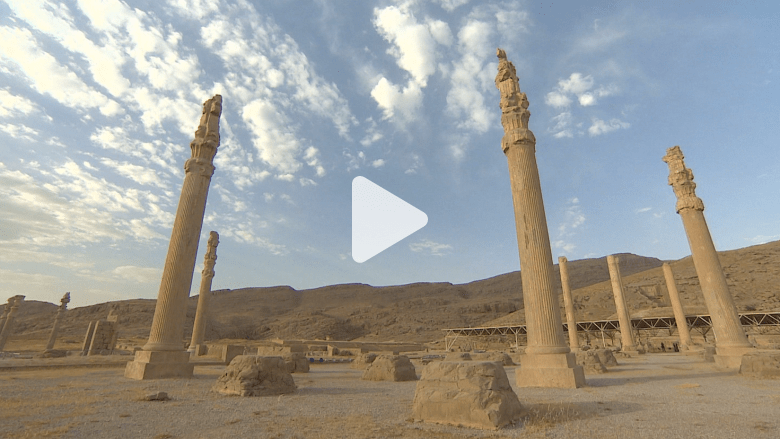 بين مسجد المُلك وقصر كريم خان.. كيف ستقنع إيران السياح بزيارتها؟ بين مسجد المُلك وقصر كريم خان.. كيف ستقنع إيران السياح بزيارتها؟