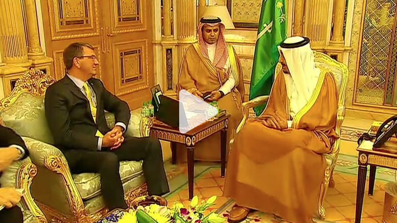 بالفيديو.. وزير الدفاع الأمريكي يلتقي الملك السعودي في جدة بالفيديو.. وزير الدفاع الأمريكي يلتقي الملك السعودي في جدة