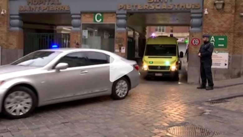 شاهد.. صلاح عبدالسلام يغادر المستشفى.. وبلجيكا: كان مستعدا لهجمات جديدة وضبطنا أسلحة ثقيلة شاهد.. صلاح عبدالسلام يغادر المستشفى.. وبلجيكا: كان مستعدا لهجمات جديدة وضبطنا أسلحة ثقيلة