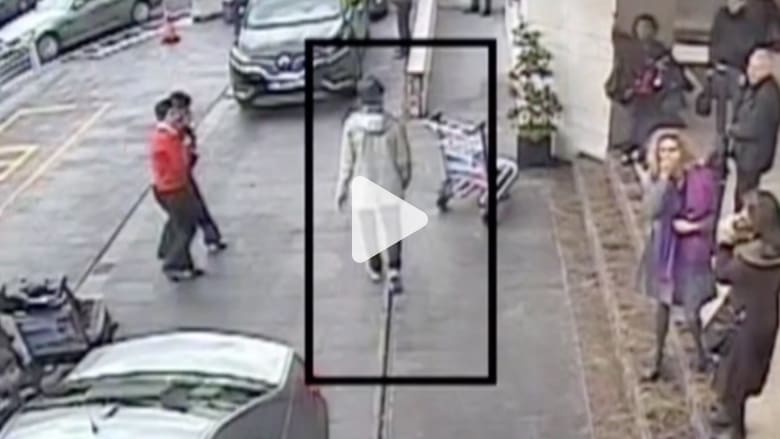 بالفيديو: كاميرات المراقبة تظهر مشتبها به يهرب من مطار بروكسل بعد الانفجار بالفيديو: كاميرات المراقبة تظهر مشتبها به يهرب من مطار بروكسل بعد الانفجار