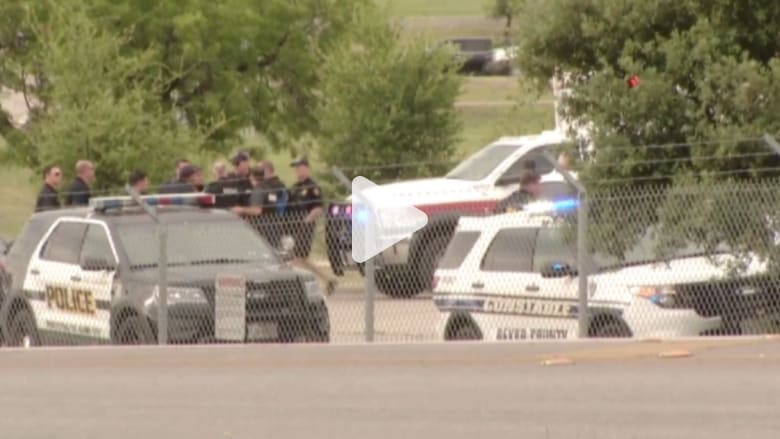 بالفيديو: مقتل شخصين في إطلاق نار داخل قاعدة جوية عسكرية بأمريكا بالفيديو: مقتل شخصين في إطلاق نار داخل قاعدة جوية عسكرية بأمريكا