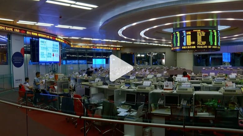 شاهد.. أثر خروج بريطانيا من EU على أسواق العالم: سعر الجنيه هبط 10% والذهب يعود للواجهة كملاذ آمن شاهد.. أثر خروج بريطانيا من EU على أسواق العالم: سعر الجنيه هبط 10% والذهب يعود للواجهة كملاذ آمن
