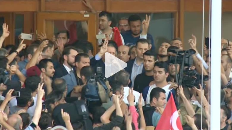 بالفيديو.. أردوغان يعلن انتهاء محاولة الانقلاب العسكري: الحكومة مسيطرة بالفيديو.. أردوغان يعلن انتهاء محاولة الانقلاب العسكري: الحكومة مسيطرة