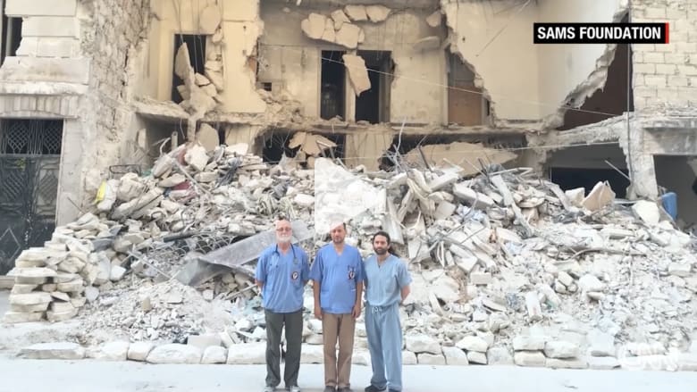 شاهد.. أطباء يواجهون الموت لإنقاذ المدنيين في حلب شاهد.. أطباء يواجهون الموت لإنقاذ المدنيين في حلب