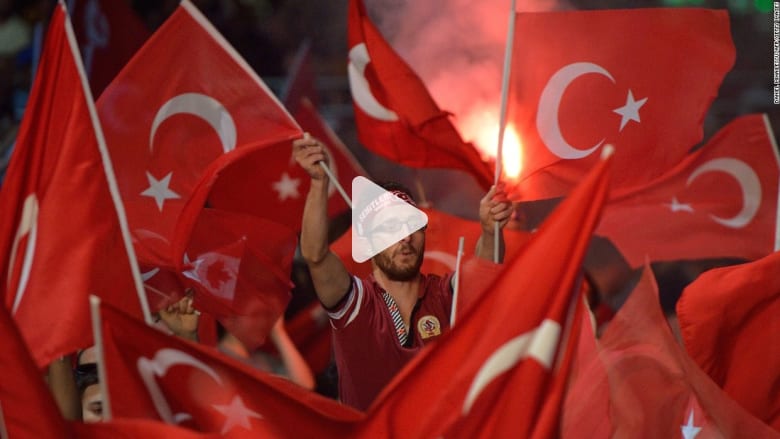 بالفيديو: كيف أصبحت شعبية أردوغان بعد أسبوع على محاولة الانقلاب العسكري؟ بالفيديو: كيف أصبحت شعبية أردوغان بعد أسبوع على محاولة الانقلاب العسكري؟