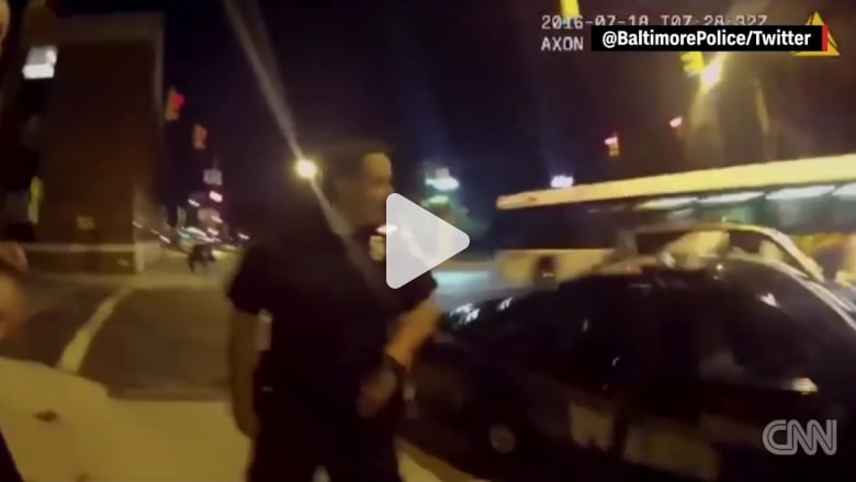 الهوس بلعبة "بوكيمون غو" يؤدي لاصطدام سائق بسيارة شرطة الهوس بلعبة "بوكيمون غو" يؤدي لاصطدام سائق بسيارة شرطة