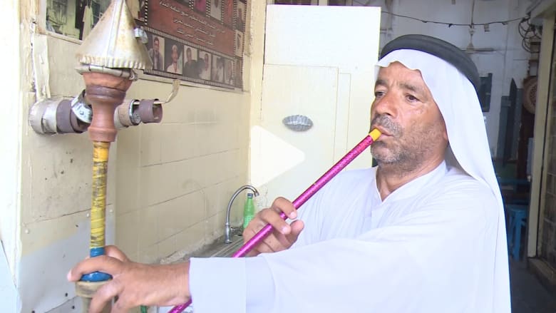 القدو.. "شيشة الأجداد" بالخليج يجرفها التطور والمخاوف الصحية القدو.. "شيشة الأجداد" بالخليج يجرفها التطور والمخاوف الصحية