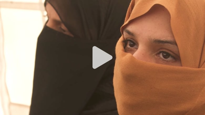 هاربات من الموصل تكشفن قصص رعب الحياة في ظل داعش هاربات من الموصل تكشفن قصص رعب الحياة في ظل داعش