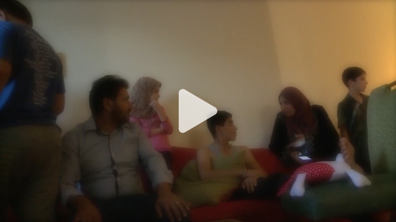 سوريون هربوا من الحرب ببلادهم ليواجهوا الخوف بشوارع أمريكا سوريون هربوا من الحرب ببلادهم ليواجهوا الخوف بشوارع أمريكا
