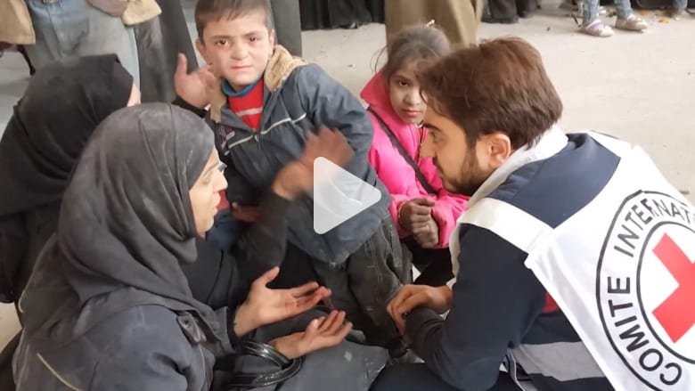 مصنع مهجور في جبرين يتحول إلى ملجأ للنازحين من شرق حلب مصنع مهجور في جبرين يتحول إلى ملجأ للنازحين من شرق حلب