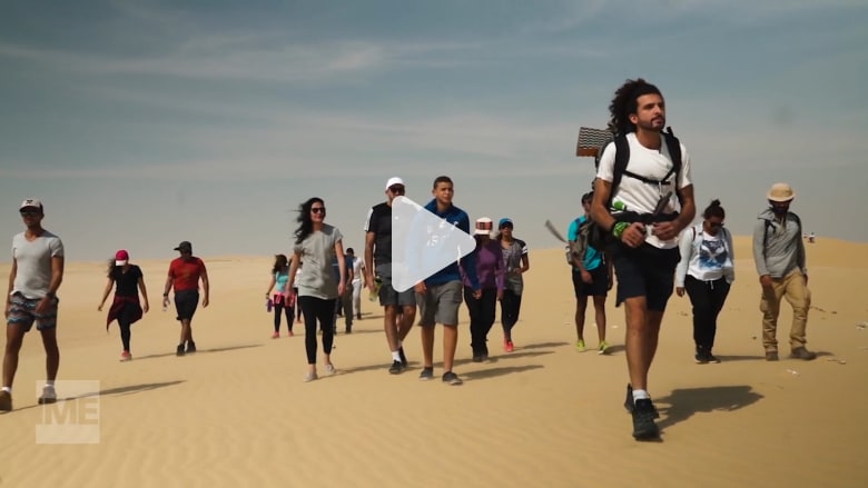 هكذا يعيش محبو السفر في مصر.. بين أحضان الطبيعة! هكذا يعيش محبو السفر في مصر.. بين أحضان الطبيعة!
