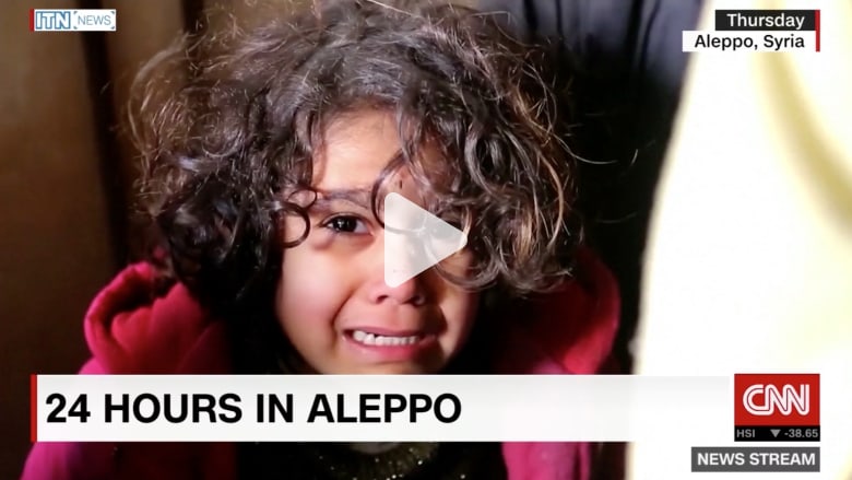قناص يستهدف سيارة إسعاف تنقل الأطفال في حلب قناص يستهدف سيارة إسعاف تنقل الأطفال في حلب