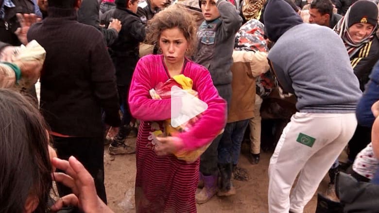 الهروب من الموصل.. بين جحيم القتال وقسوة حياة اللاجئين الهروب من الموصل.. بين جحيم القتال وقسوة حياة اللاجئين