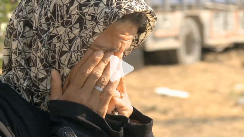 قتل زوجها وفرت بأطفالها.. CNN تقابل ناجية من حلب قتل زوجها وفرت بأطفالها.. CNN تقابل ناجية من حلب