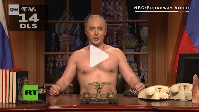 "بوتين" في SNL يتباهى بـ"شراء أمريكا" "بوتين" في SNL يتباهى بـ"شراء أمريكا"