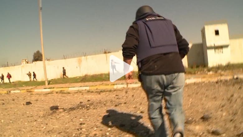 في الموصل.. المدنيون عالقون وسط النيران أو الدمار في الموصل.. المدنيون عالقون وسط النيران أو الدمار