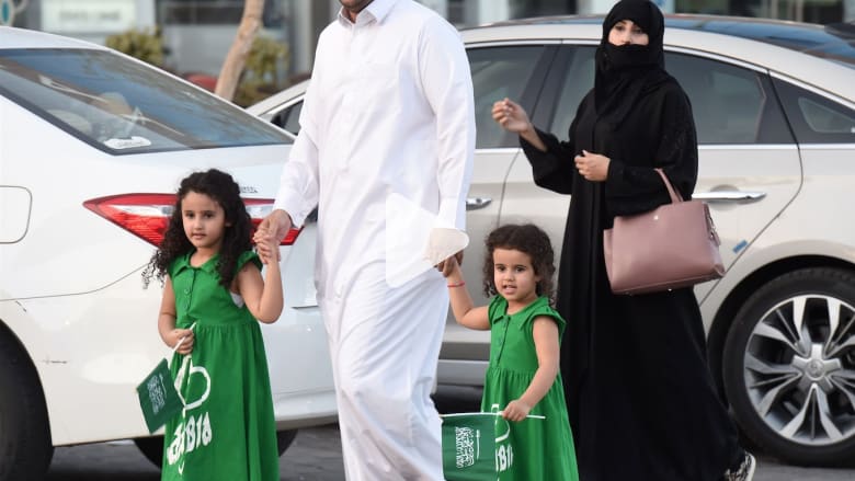 فيديوغرافيك: زيادة السكان وتوسّع العائلات.. كيف تبدلت السعودية بعقود؟ فيديوغرافيك: زيادة السكان وتوسّع العائلات.. كيف تبدلت السعودية بعقود؟