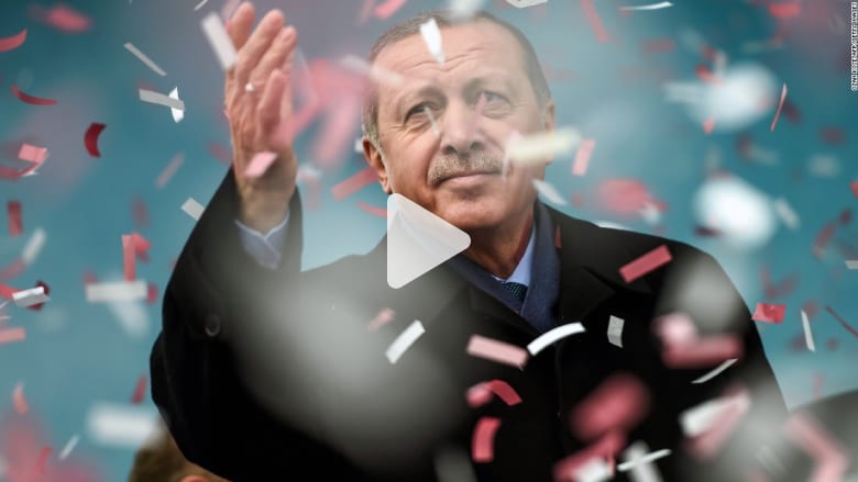 أردوغان.. كل ما يجب أن تعرفه عن الرئيس التركي قبل استفتاء النظام الرئاسي أردوغان.. كل ما يجب أن تعرفه عن الرئيس التركي قبل استفتاء النظام الرئاسي