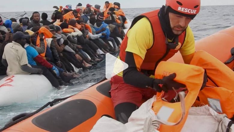 مراكز احتجاز وتعذيب.. مهاجرون يتهمون خفر السواحل الليبي بالتورط مراكز احتجاز وتعذيب.. مهاجرون يتهمون خفر السواحل الليبي بالتورط