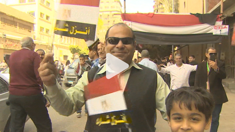 شاهد.. “احتفالات وأغاني” عند محطات التصويت للرئاسة في مصر شاهد.. “احتفالات وأغاني” عند محطات التصويت للرئاسة في مصر