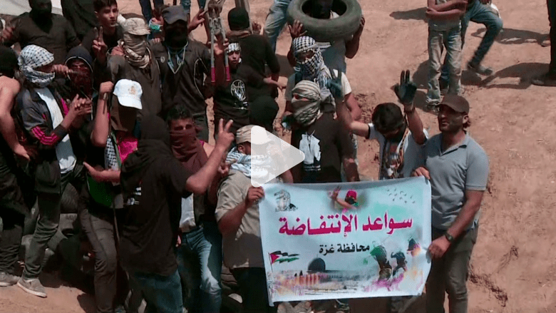 مقتل فلسطيني وإصابة أكثر من 450 في مظاهرات "العودة الكبرى" بغزة مقتل فلسطيني وإصابة أكثر من 450 في مظاهرات "العودة الكبرى" بغزة