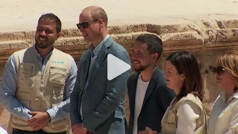 شاهد.. الأمير ويليام يزور المدينة الأثرية في جرش شاهد.. الأمير ويليام يزور المدينة الأثرية في جرش