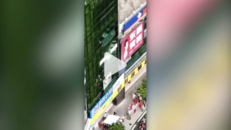 شاهد.. غطاء سرير ينقذ حياة طفل في الصين شاهد.. غطاء سرير ينقذ حياة طفل في الصين