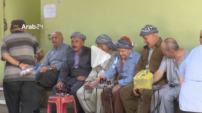 "الشل والشبك".. أزياء كردية بصناعة يدوية "الشل والشبك".. أزياء كردية بصناعة يدوية