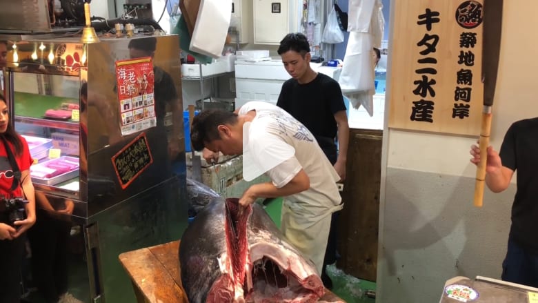 Nada-Tokyo-food.mp4من اليابان.. جولة في أكبر سوق للأسماك في Nada-Tokyo-food.mp4من اليابان.. جولة في أكبر سوق للأسماك في
